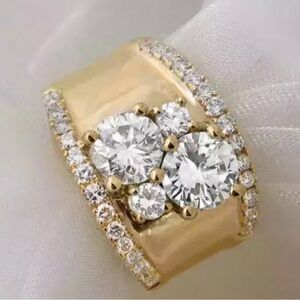NEW Elegant Gold Diamond Cluster Ring